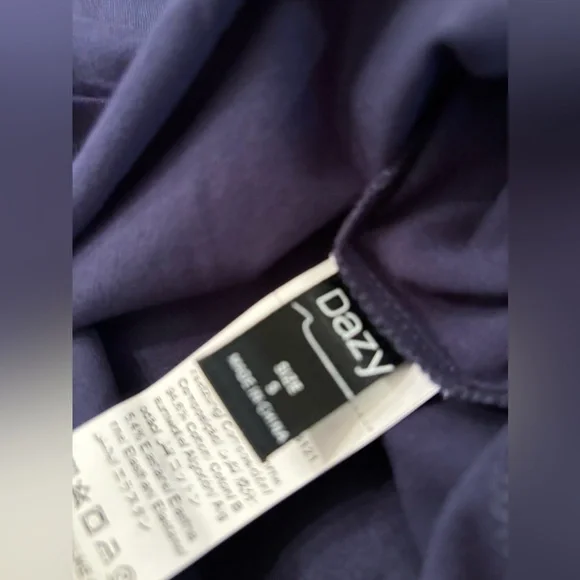 Extrasmall/Small Bundle of 3 Shirts - Picture 8 of 10